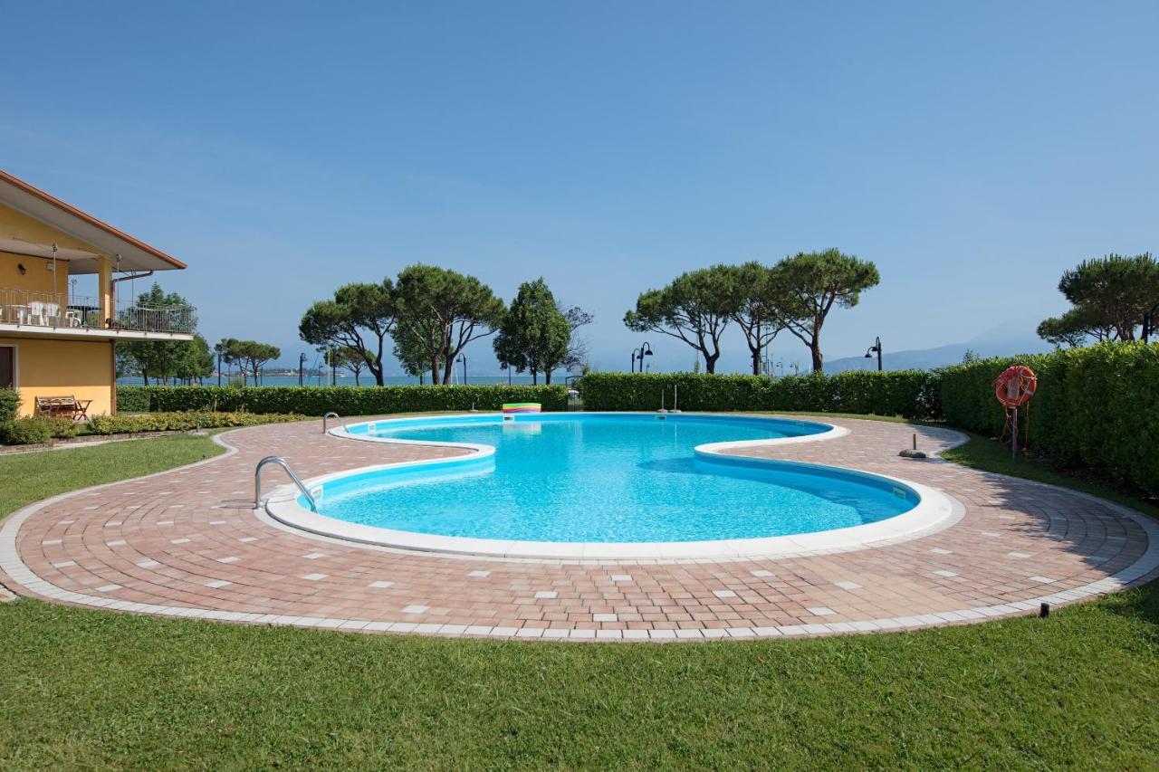 I Mosaici Apartments By Wonderful Italy Sirmione Exterior foto
